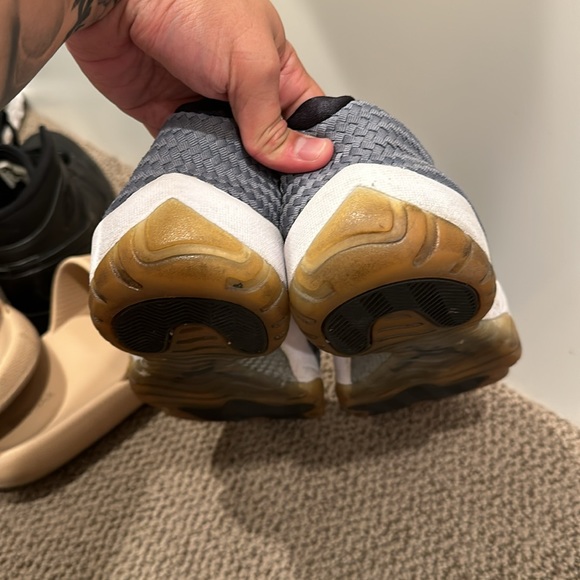 Jordan Future Low Grey - Picture 3 of 5